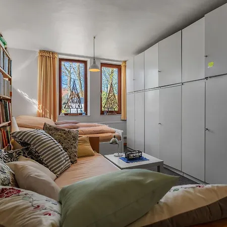 Apartment Flat In Next To The Town Centre *